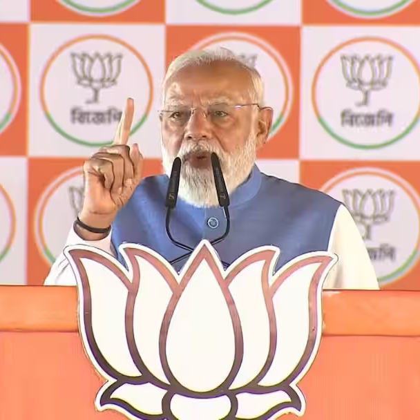 Modi: ”পশ্চিমবঙ্গে বাঙালিদের মাইনরিটি হতে দেব না”, অনুপ্রবেশ ইস্যুতে সরব মোদি, পাল্টা দিলেন মমতাও