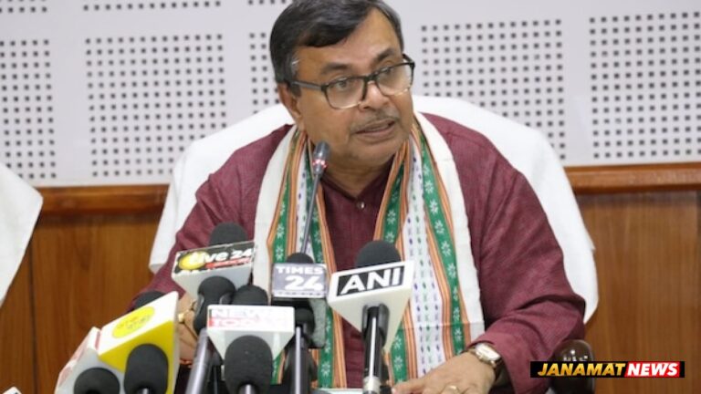 লোডশেডিংয়ে নাজেহাল রাজ্যের মানুষ -