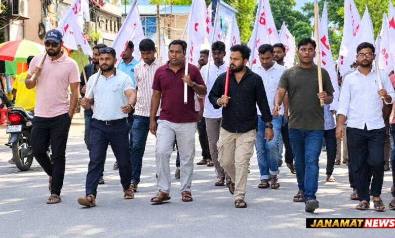Protest By SFI-DYFI Against Police Action On TET Qualifiers, Demanding Gyanesh Kumar’s Resignation. -
