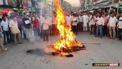 Congress burns effigies of PM, CEC during protest rally in Kailashahar |