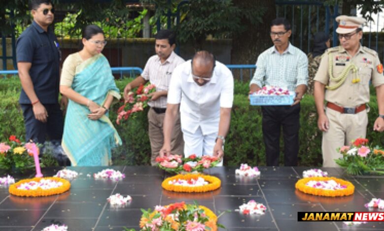 Tripura Governor Indra Sena Reddy Nallu Pays Tribute to Mahatma Gandhi on Gandhi Jayanti at Gandhi Ghat on October 2. |