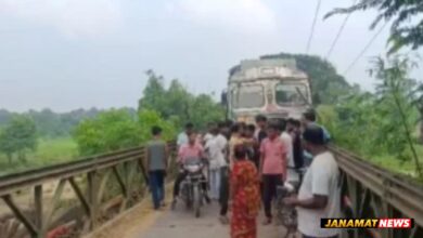 12-Wheeler Truck Involved In Accident On Ramchandraghat Bridge While Trying To Save E-Rickshaw. -