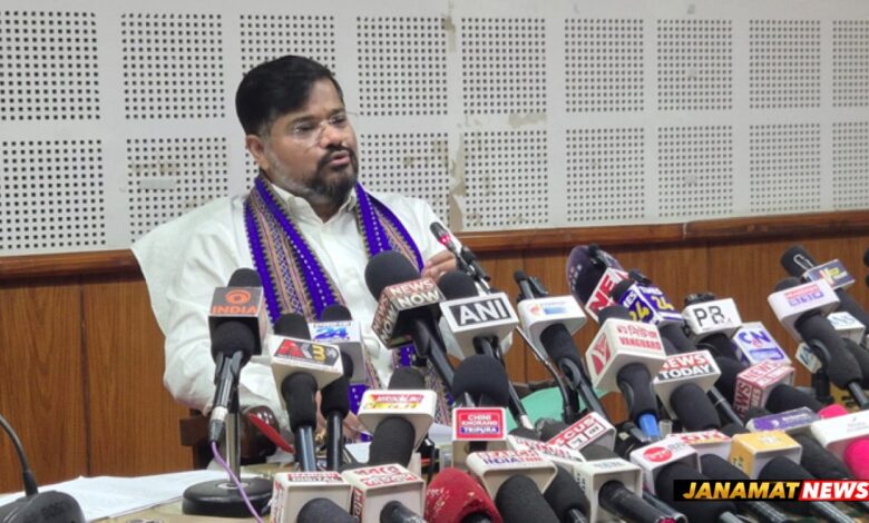 Tripura Cabinet approves recruitment of 1,061 teachers, creates 213 AMC posts, free Puja ration for 9.92 lakh families |