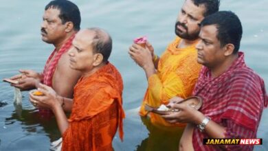 Religious Hindus offer Tarpan on the auspicious day of Mahalaya on October 10 morning in Agartala by offering water to deceased ancestors souls is called Pitru Tarpan. By performing Tarpan the deceased ancestors souls not only get satisfied and leave human surroundings, but they also bestow long life, radiance, superior intellect, wealth, success and foodstuff on the host performing the Tarpan and satisfies him too. |