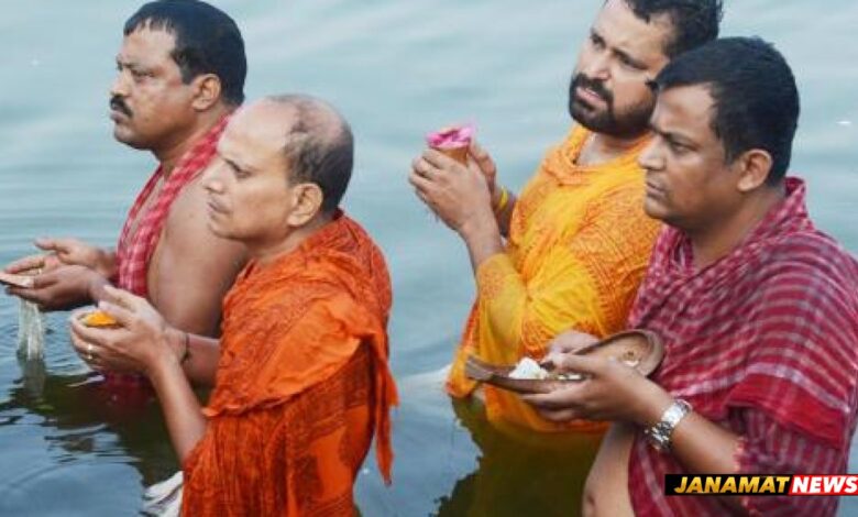 Religious Hindus offer Tarpan on the auspicious day of Mahalaya on October 10 morning in Agartala by offering water to deceased ancestors souls is called Pitru Tarpan. By performing Tarpan the deceased ancestors souls not only get satisfied and leave human surroundings, but they also bestow long life, radiance, superior intellect, wealth, success and foodstuff on the host performing the Tarpan and satisfies him too. |