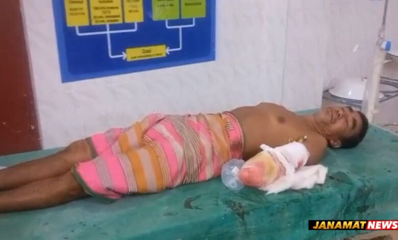 Farmer loses one hand in paddy harvesting machine accident in Udaipur |