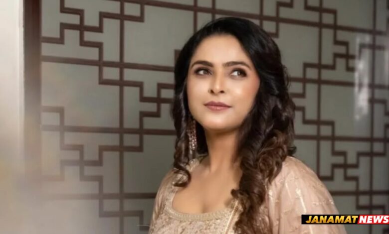 Madhurima Tuli Embraces The Spirit Of Navratri In Beautiful Traditional Looks. -