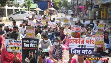 TET paper-I qualifiers continue their protest in front of Siksha Bhavan in Agartala on October 16. |